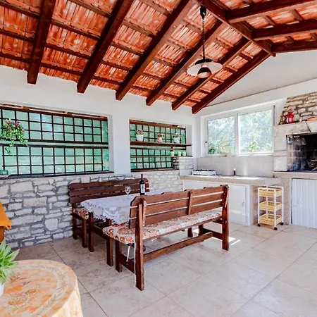 House With A Parking Space Cove Stratincica, Korcula - 21558 بيت للعطل *